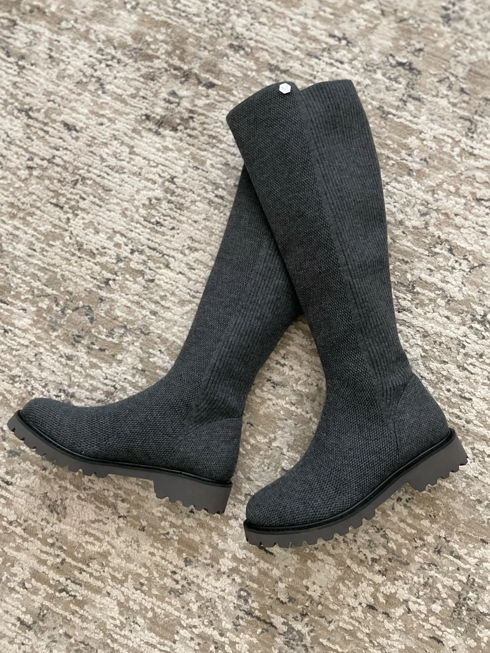 Vivaia Filipa Knee High Boots Chunky Lug Size 7 Gray Water Repellent Stretchy